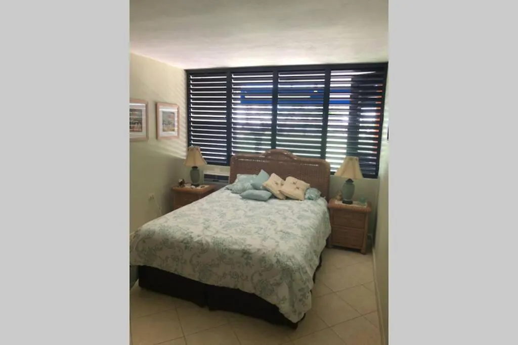 Lägenhet Beachfront Apt Playas Del Yunque